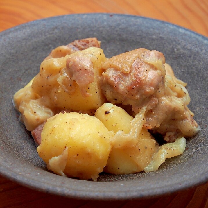 いつもの肉じゃがをひと味変えて!塩バター鶏じゃが